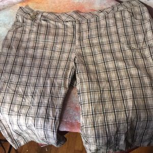 Avenue perfect plaid short 18w